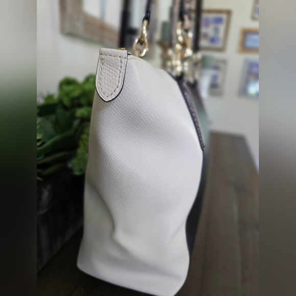 Coach Large Colorbock Leather Ava Tote With Snakeskin Embossed Handles - Picture 5 of 11